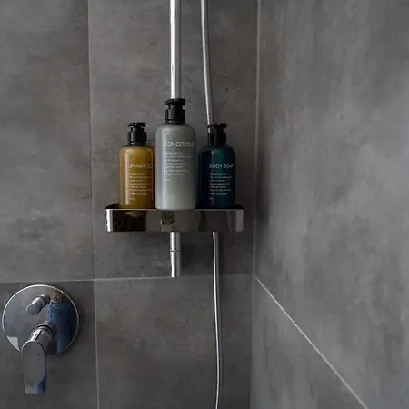 Urban Oasis Apartment *